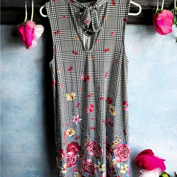 Beautiful summer dress - Picture 2 of 2